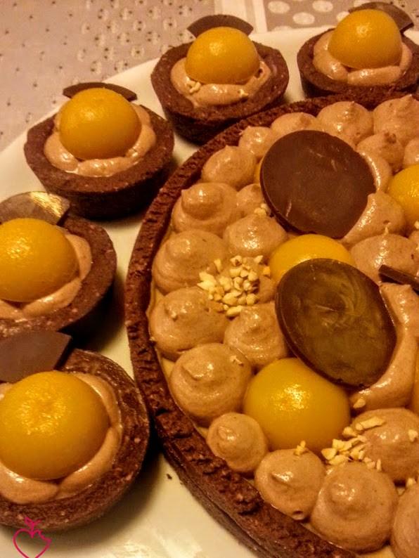Crostata frolla nocciola e cacao, cremino e gelatina di pesche