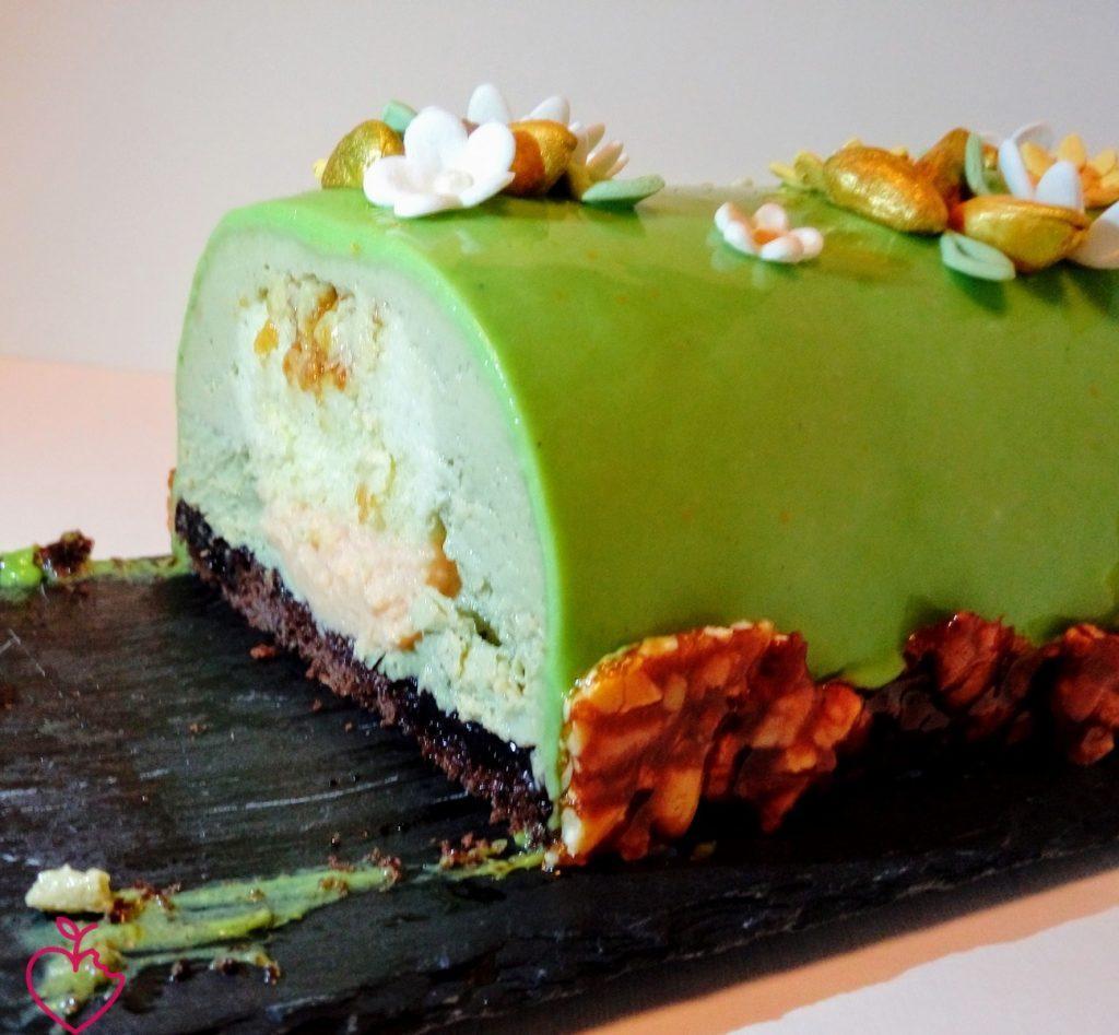 Tronchetto primavera, Namelaka al pistacchio e passione