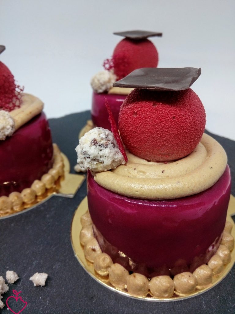 Mono due passi nel bosco, nocciola frutti di bosco